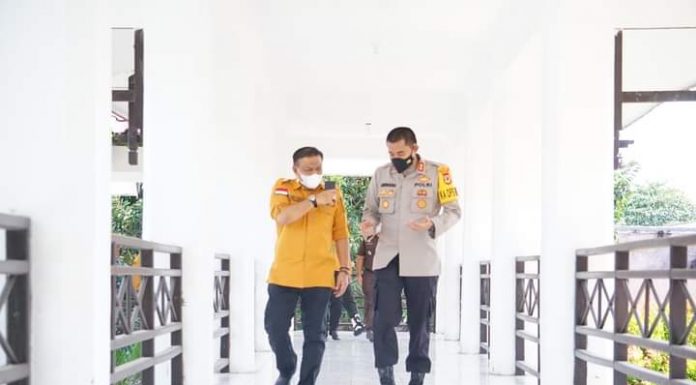 Bupati Bone Hadiri Rakor Yang Diselenggarakan Kesbangpol Dalam Rangka Memenuhi Target Vaksinasi 100% Untuk Penanganan Covid-19