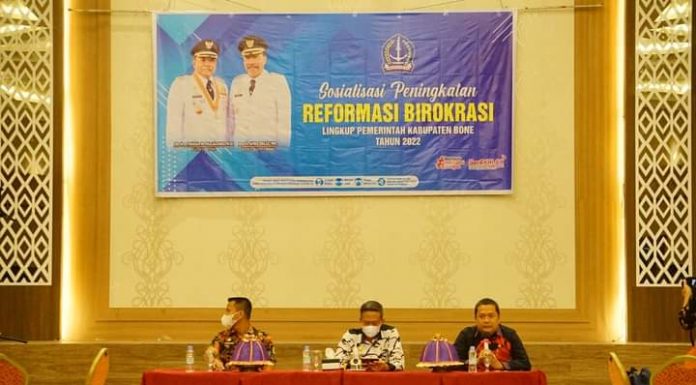 Sekda Bone Drs. H. Andi Islamuddin, M.H Membuka Sosialisasi Peningkatan Reformasi Birokrasi di Lingkup Pemkab Bone