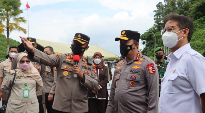 Kapolri Pastikan Prokes Dan Karantina di PLBN Entikong Cegah Virus Omicron Lewat PPLN