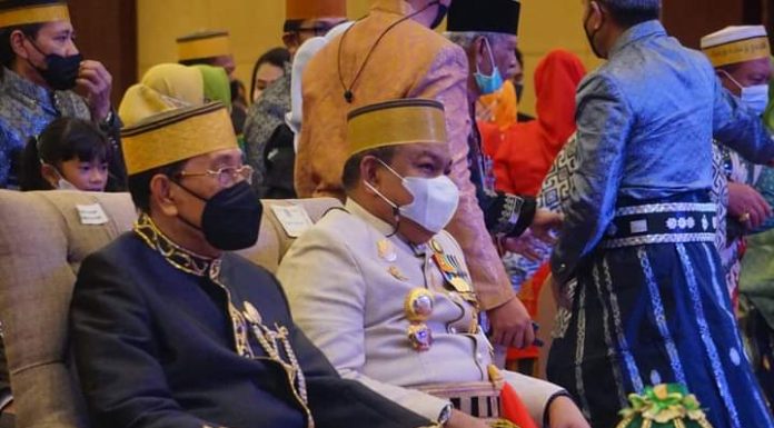 Bupati Bone Dr.H.A.Fahsar M.Padjalangi Hadir dan Menyaksikan Pelantikan DPP-KKMB Kaltim di Samarinda