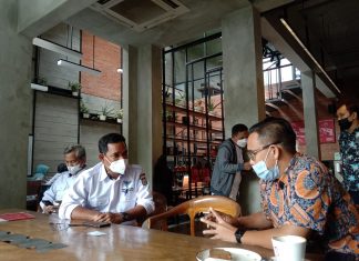 Penjabat Direksi Perumda Pasar Ajak Bank Sinar Mas Syariah Edukasi Pedagang Cara Mengelola Keuangan