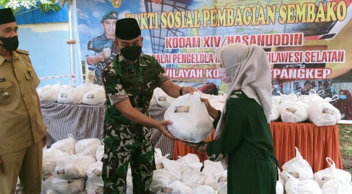 Desa Patalassang Tempat Pertama Dari 3 Desa Sasaran Baksos Pembagian Sembako Kodam dan Balai Pengelola Kereta Api