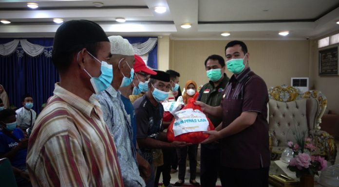 Ratusan Pabentor Terima Paket Sembako, Bupati MYL: Semoga Bermanfaat di Dapur Bapak ! Program Daun Pedas Puslatbang KMP LAN RI