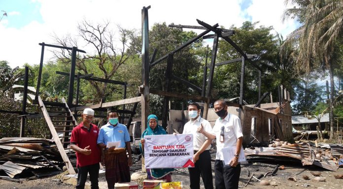 Peduli Bencana, Semen Tonasa Unit TJSL Bantu Korban Kebakaran Di Kampung Macinna Desa Batara Pangkep