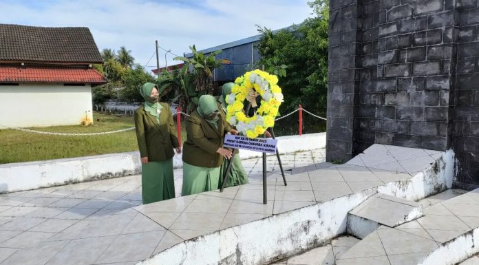 Dalam Rangka Peringati HUT Ke 76, Persit KCK Cabang XXXIV Kodim 1426/Takalar Ziarah Ke TMP