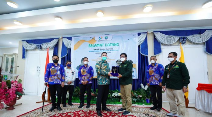 Kepala BPS RI Geladi Bersih Sensus Pertanian 2023 dan Pencanangan Desa Cantik Saat Kunker ke Pangkep