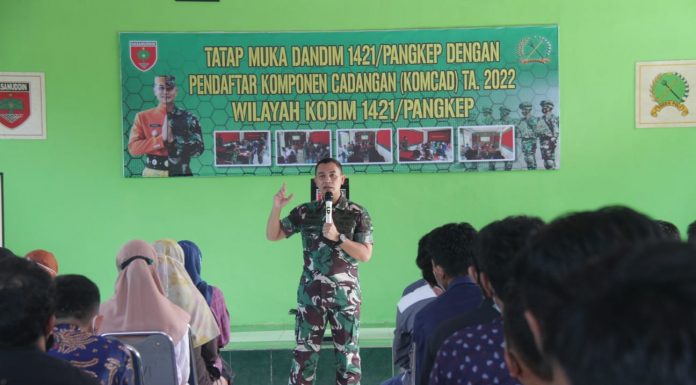 Letkol Inf Hengky Vantriardo, S.E., M.M., M.Han Dandim 1421/Pangkep Temui Langsung Pendaftar Komcad TA 2022