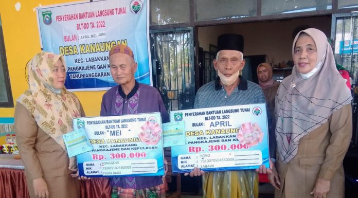 Penyerahan Dana BLT Desa Kanaungan Juga Disiapkan Petugas Vaksin