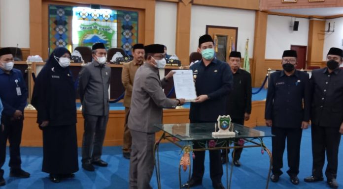 Sidang Paripurna DPRD Kabupaten Pangkep Tentang Laporan Pertanggungjawaban APBD T.A 2021