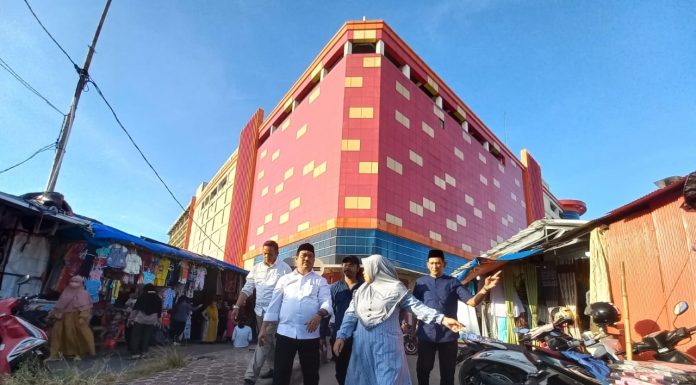 Dengar Keluhan Pedagang Pasar Sentral, Dirut Perumda Makassar Raya: Segera Kita Cari Solusinya