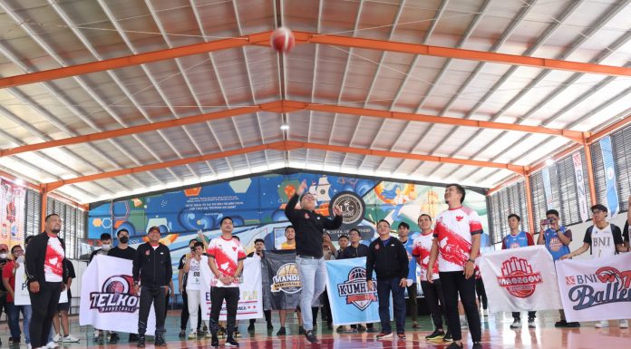 Buka Kejuaraan Bola Basket, Walikota Danny Pomanto : Prestasi Itu Mutlak, Persahabatan Itu Abadi
