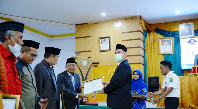 Bupati MYL Hadiri Pelantikan 5 Orang Komisioner Baznas Pangkep Periode 2022-2027