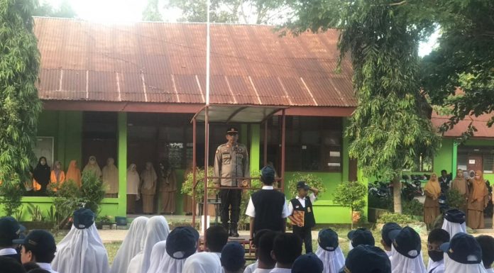 Kapolres Bantaeng Ajak Siswa-siswi SMP dan SMA Serta Seluruh Masyarakat Agar Menjaga Kamtibmas Dan Patuhi Aturan Berlalu Lintas