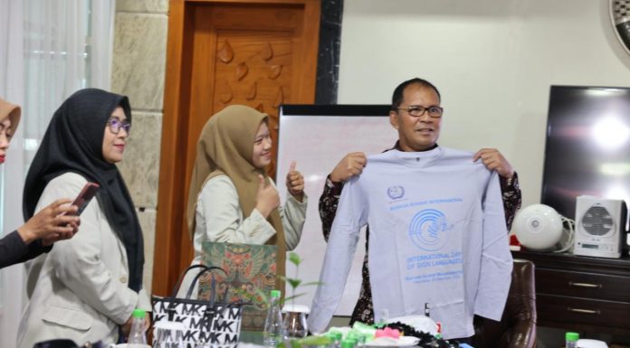 Walikota Makassar Danny Pomanto Ingin Kantor Pelayanan Publik Siapkan Penerjemah Bahasa Isyarat