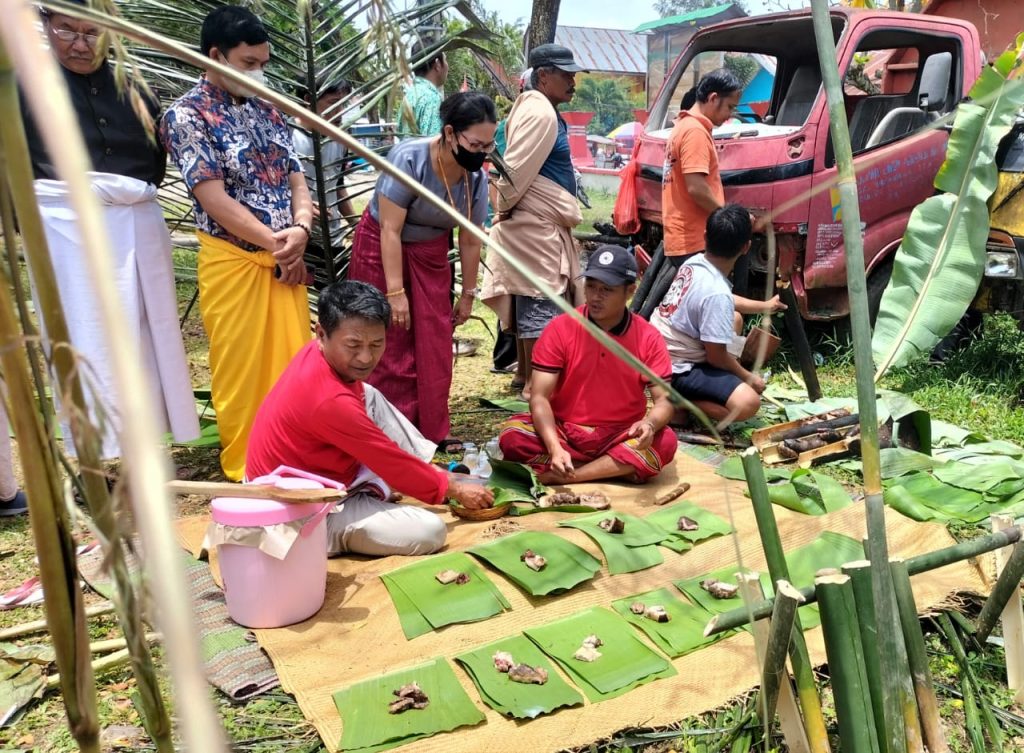 Tokoh Adat Toraja Gelar Ritual Upacara Ma’pallin Terkait Sengketa Tanah ...