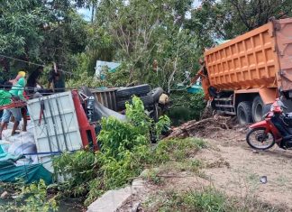 Gegara Sopir Ngantuk Truk 10 Roda Pengangkut Pasir, Tabrak Truk 6 Roda Pengangkut Beras Dari Belakang