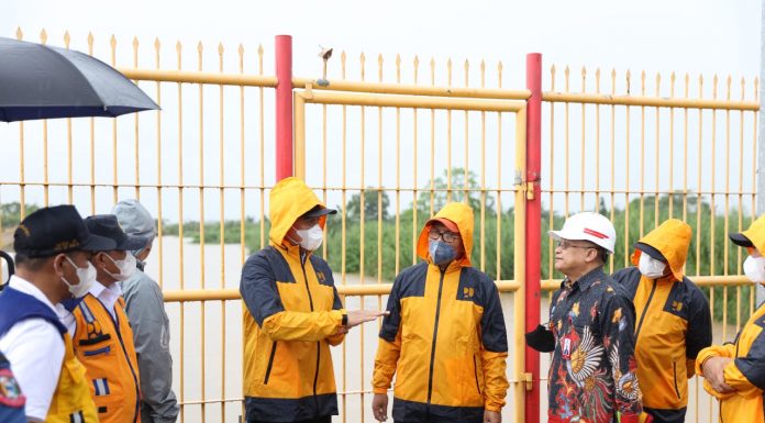Curah Hujan Tinggi, Walikota Danny Imbau Camat Perhatikan Drainase