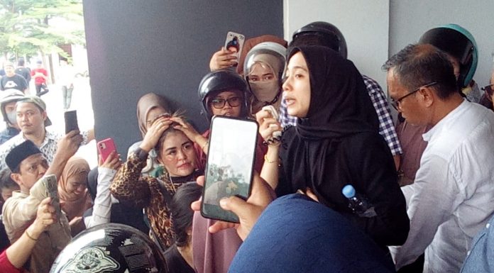 Aksi Solidaritas Pedagang Pasar Butung Berjalan Kaki Longmarch Menuju Kantor Kejaksaan Makassar Tuntut Keadilan