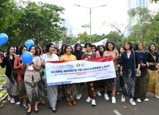 Korps Wanita TNI AL Ikuti Parade Budaya Nusantara Dalam Cegah Paham Radikalisme
