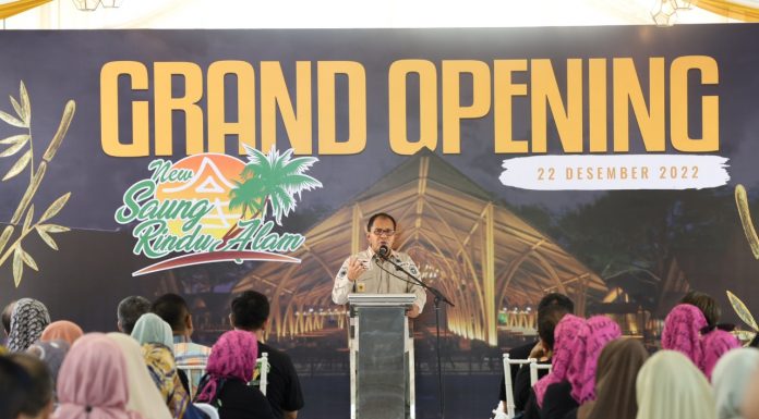 Walikota Danny Pomanto Resmikan Restoran New Saung Rindu Alam di Pantai Akkarena Tanjung Bunga