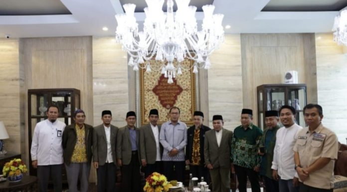 Walikota Danny Kolaborasi dengan Muhammadiyah Makassar dalam Program Dakwah Umat di Lorong Wisata Makassar