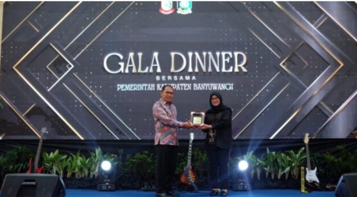Gala Dinner di Kediaman Walikota Danny Pomanto Jamu Bupati Banyuwangi Ipuk Fiestiandani Makanan Khas Bugis Makassar