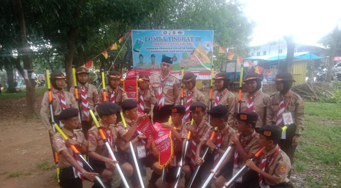 Wabup Pangkep Menutup Lomba Tingkat III Pramuka Kwarcab Pangkep Dengan Suasana Riang Gembira dan Sukses