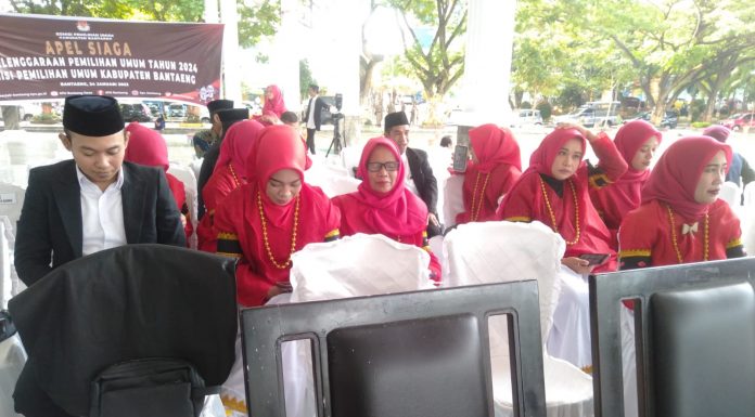 Ketua KPU Bantaeng Resmi Melantik 201 Anggota PPS, Disaksikan Sejumlah Pejabat Forkopimda Bantaeng
