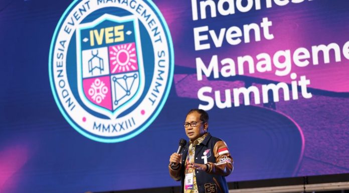 Paparkan F8 Makassar, Walikota Danny Pomanto: Tahun 2023 Ada Live Pembangunan Kapal Phinisi dan Rumah Adat Bugis, Toraja dan Makassar