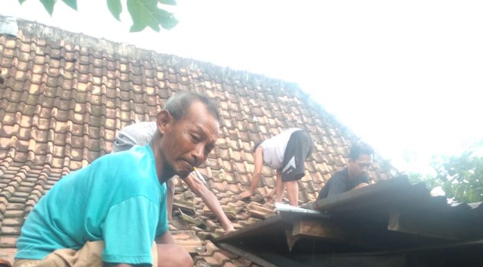 Puting Beliung Menyapu Wilayah Magetan, Belasan Rumah Dirusaknya