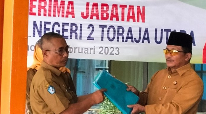 Kacabdin Wilayah 10 Provinsi Sulsel Hadiri Sertijab Kepala UPT SMAN 2 Toraja Utara