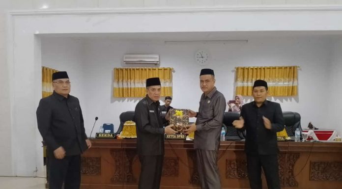 Rapat Paripurna DPRD Bantaeng, Penyampaian Nota Keuangan Perubahan APBD 2023 di Hadiri Sekda Bantaeng