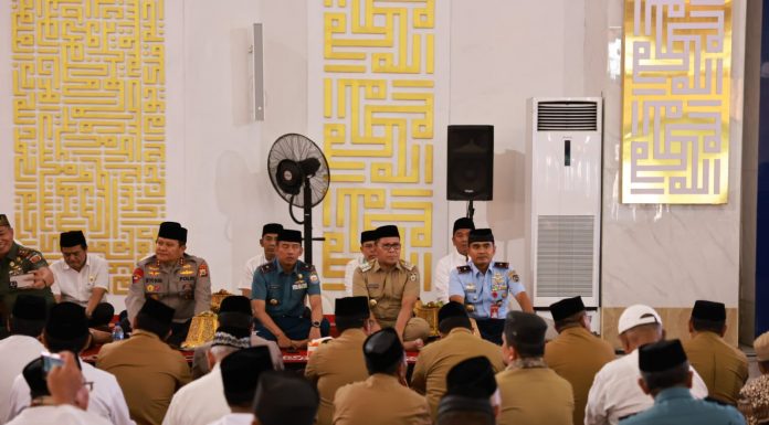 Walikota Makassar Danny Pomanto, Pj Gubernur Sulsel, Pangdam XIV Hasanuddin dan Kapolda Ikuti Sulsel Bersalawat