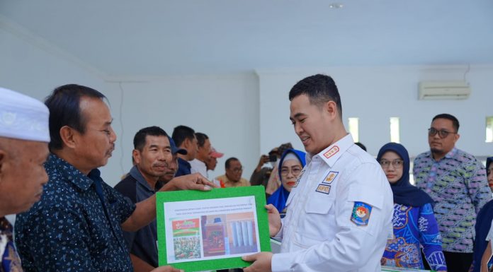 Bupati MYL Bagikan Bantuan Alsintan dan Bibit Tanaman Untuk Peningkatan Kesejahteraan Petani