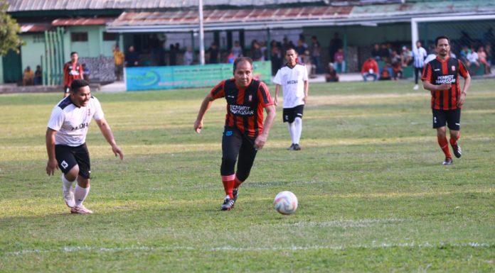 Gol Danny Pomanto Mirip Gol Pemain Kelas Dunia, Big Match Pemkot Makassar vs Jurnalis Dimenangkan Pemkot Makassar