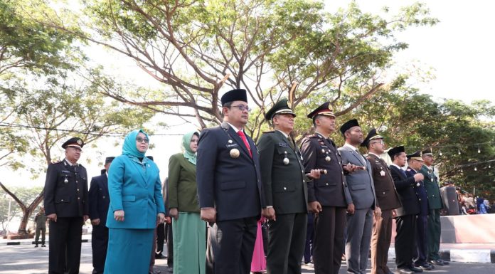 Momentum Peringatan Hari Pahlawan Pj Bupati Ziarah ke TMP Sasayya Bantaeng, Hargailah Pahlawanmu