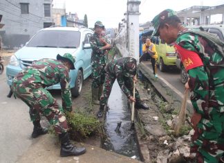 Mengantisipasi Banjir di Musim Penghujan, Kodim 1414/Tator Gotong Royong Bersama Instansi Terkait Bersihkan Saluran Air