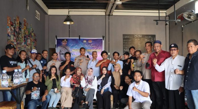 Kapolres Baru Bantaeng Bersama Insan Media Bantaeng Bersilaturahmi Dalam Mengawali Pertemuan Awal Tahun 2024