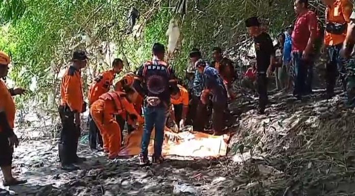 Gegara Bermain Air, Santri Ponpes Kedung Kenong Tewas di Bengawan Madiun