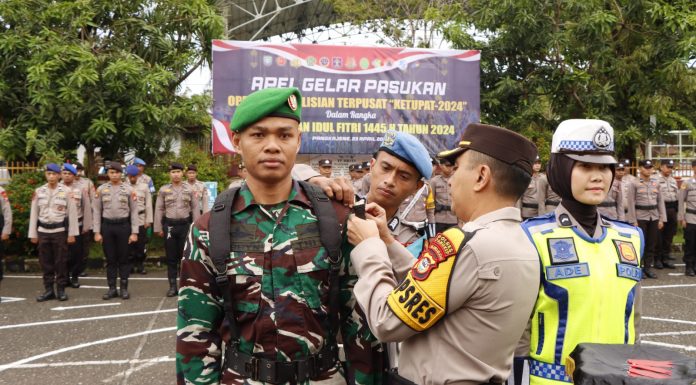 Polres Pangkep Laksanakan Apel Gelar Pasukan Ops Ketupat 2024 Dalam Rangka Pengamanan Hari Raya Idul Fitri 1445 H