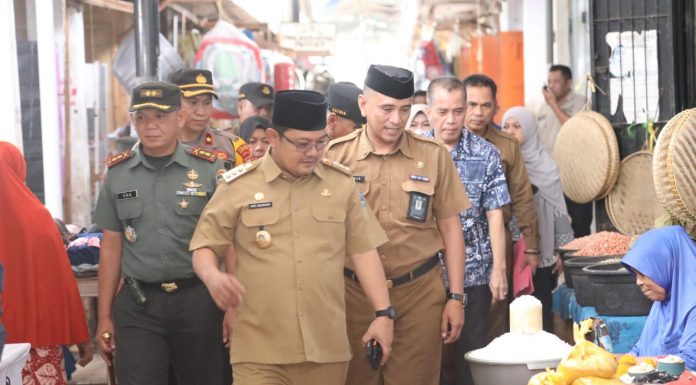 Penjabat Bupati Bantaeng Pantau Stabilitas Harga, Kunjungi Pasar Tradisionil