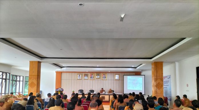 Bupati Yohanis Bassang Pimpin Rapat Persiapan Lomba Kebersihan Se-Kabupaten Toraja Utara Tahun 2024