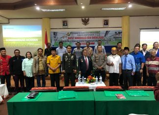 Bupati Yohanis Bassang Hadiri Sosialisasi Pembangunan Screen House