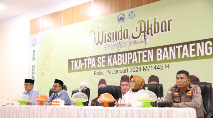 Wisuda Akbar BKPRMI, Pj Ketua TP-PKK Bantaeng Berterimakasih Pada Tenaga Pendidik Santri