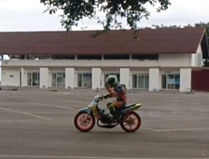 Latihan Balapan Motor di Lapangan Hitam Pantai Seruni Bantaeng Dapat Kecaman Warga, Pemerintah dan Kepolisian ‘ Tutup Mata’