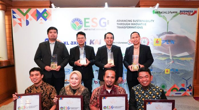 PT Semen Tonasa Kembali Meraih Penghargaan ESG Initiative Award 2024