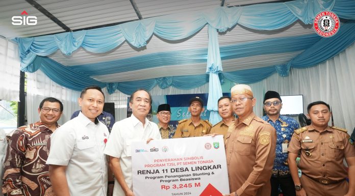 Menteri Yandri Susanto Didampingi GM Komunikasi dan LGA, Muh. Akhdharisa, Serah Terimakan Program TJSL Secara Simbolis