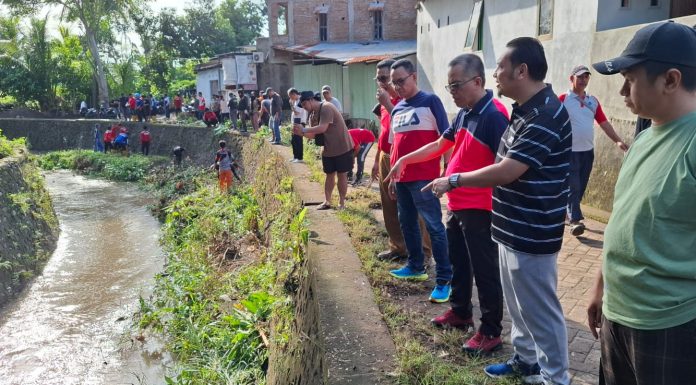 Pasca Banjir di Perkotaan, Sekda H. Abdul Wahab Pimpin Kerja Bakti Pembersihan Sampah dan Lumpur di Bantaeng