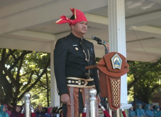 Bupati Bantaeng Uji Nurdin Pimpin Upacara Hari Pendidikan Nasional 2025