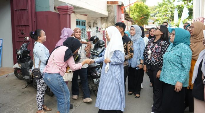 Ketua TP PKK Melinda Aksa Tinjau Kelurahan Pannampu Makassar Jelang Penilaian Lomba Kelurahan Terpadu Tingkat Provinsi Sulsel